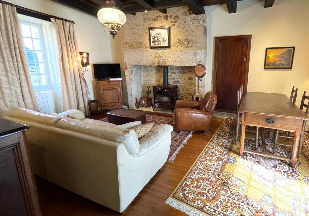 La Petite Maison Beynac-et-Cazenac Buitenkant foto